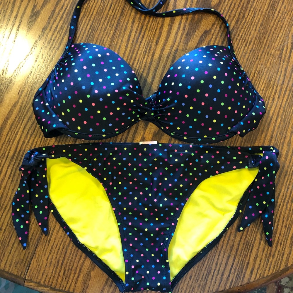 Black polka dot push-up bikini